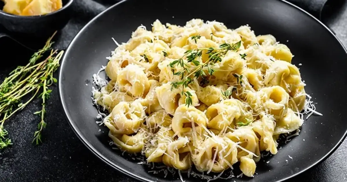 Dört peynirli Tortellini