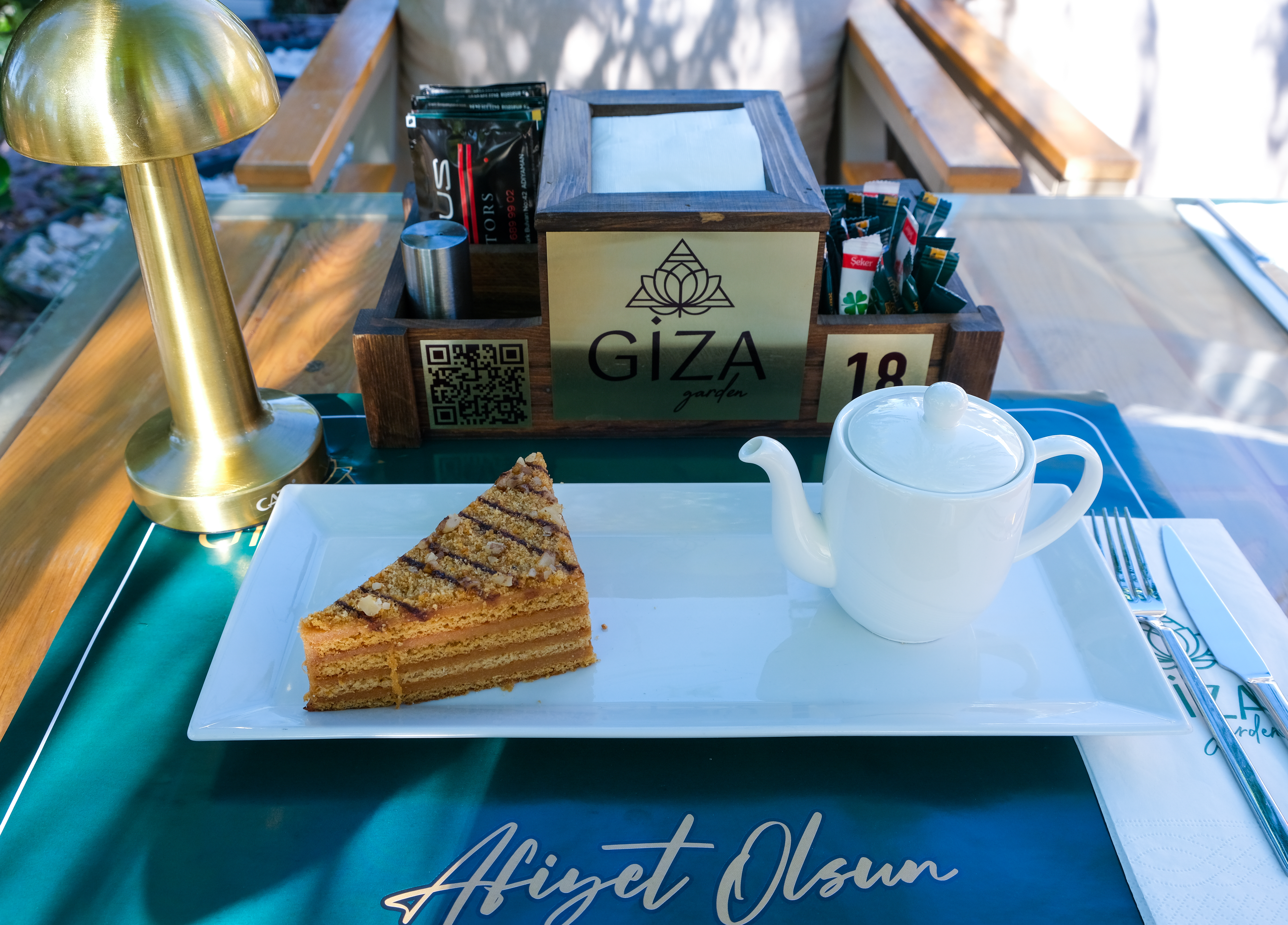 BALLI CEVİZLİ PASTA